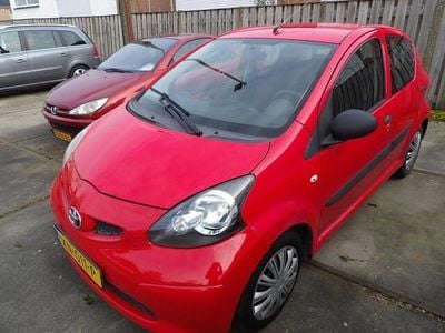 Rood Occasion 2007 Toyota Aygo Hatchback | € 1.250 (Super prijs)