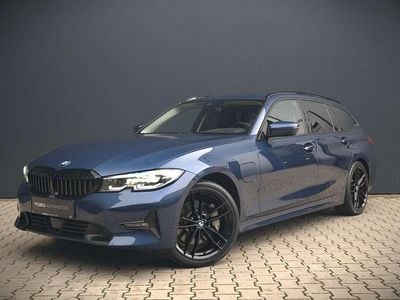 BMW 330e