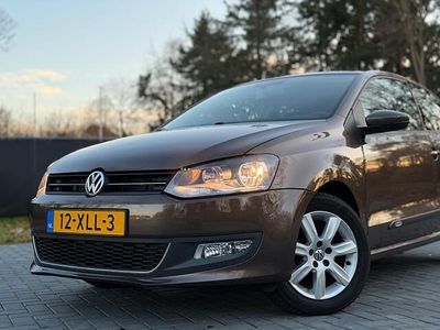 Bruin Gebruikt 2012 VW Polo Highline Hatchback | € 8.895 (Eerlijke prijs)