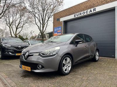 Grijs (metallic) Gebruikt 2014 Renault Clio IV Expression Hatchback | € 5.999 (Eerlijke prijs)