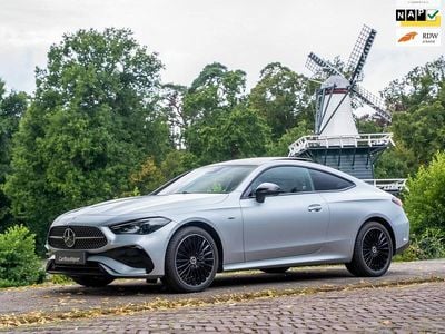 Grijs Gebruikt 2024 Mercedes E300 AMG line Coupé | € 59.950 (Iets duurder)