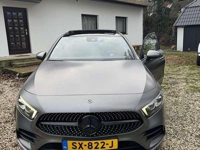 Grijs Occasion 2018 Mercedes A200 AMG line Hatchback | € 23.000 (Iets duurder)