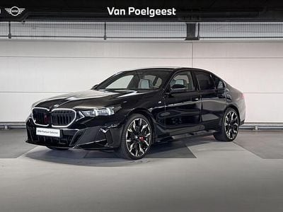 Saphirschwarz metallic (zwart metallic) Occasion 2025 BMW 540 Comfort Edition Sedan | € 86.900 (Super prijs)