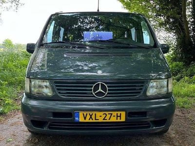 Grijs Gebruikt 2001 Mercedes V220 MPV | € 7.900
