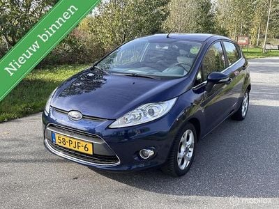 Blauw Gebruikt 2011 Ford Fiesta Titanium Hatchback | € 3.995 (Goede deal)