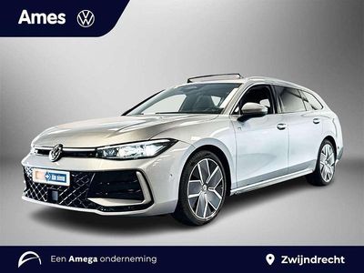 Zilver (metallic) Gebruikt 2025 VW Passat R-line Edition Stationwagen | € 45.995