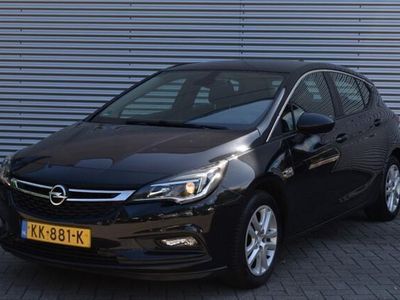 Zwart Gebruikt 2016 Opel Astra Edition Hatchback | € 9.440 (Iets duurder)