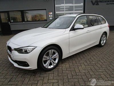 Wit Gebruikt 2017 BMW 316 Executive Stationwagen | € 6.500