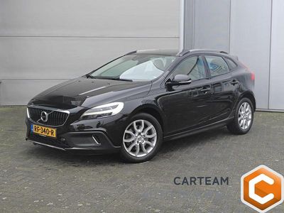 Zwart Occasion 2017 Volvo V40 Hatchback | € 17.950 (Goede deal)