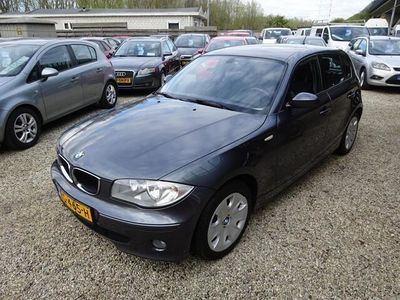 tweedehands BMW 118 1-SERIE i Executive airco cruise control 6 bak