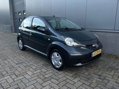 Occasion Toyota Aygo 68 PK (50 kW) 2008 Grijs Hatchback