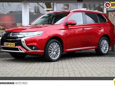 Rood Gebruikt 2021 Mitsubishi Outlander P-HEV Intense+ SUV | € 27.845 (Eerlijke prijs)