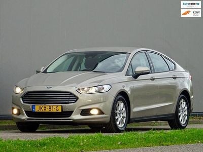 Beige (metallic) Occasion 2016 Ford Mondeo Titanium Hatchback | € 14.940 (Eerlijke prijs)