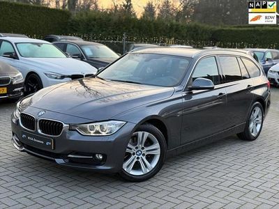 Grijs (metallic) Gebruikt 2014 BMW 316 Executive Stationwagen | € 11.950 (Iets duurder)
