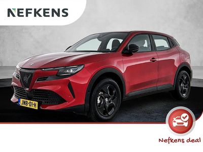 Rood Occasion 2025 Alfa Romeo Junior Edizione Speciale SUV | € 33.925 (Iets duurder)