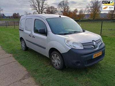 Zilver (metallic) Gebruikt 2015 Renault Kangoo Komfort Van | € 3.450 (Goede deal)