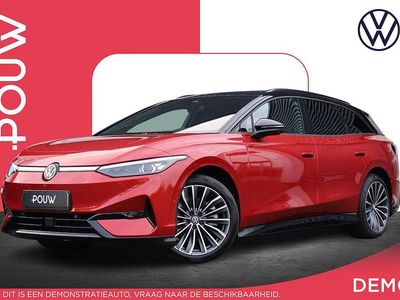 Rood Nieuw 2025 VW ID.7 Pro Stationwagen | € 57.900 (Eerlijke prijs)