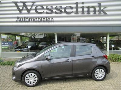 tweedehands Toyota Yaris 1.3 VVT-i Aspiration CVT Automaat Camera Trekhaak