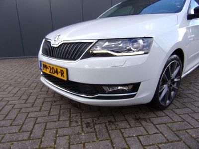 tweedehands Skoda Rapid Spaceback 1.0 TSI Greentech Drive//XENON//PANORAMADAK//NAVI