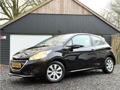 Zwart Gebruikt 2014 Peugeot 208 Access Hatchback | € 3.250 (Eerlijke prijs)