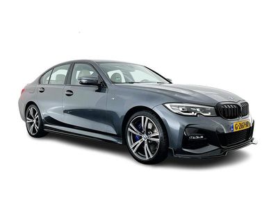 Grijs (metallic) Gebruikt 2019 BMW 330e Executive Sedan | € 25.445 (Iets duurder)