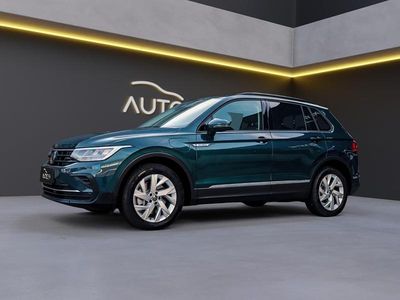 Blauw (metallic) Occasion 2023 VW Tiguan Business SUV | € 32.950 (Super prijs)