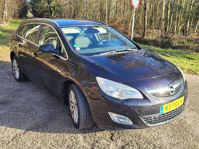 Zwart Gebruikt 2011 Opel Astra Cosmo Stationwagen | € 2.500 (Eerlijke prijs)