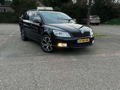 Zwart Occasion 2012 Skoda Octavia Stationwagen | € 8.000 (Duur)