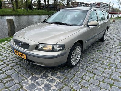tweedehands Volvo V70 2.4 T Geartr. C.L. / automaat / airco / cruise con