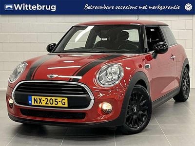 Rood Occasion 2017 Mini ONE Business Hatchback | € 12.925 (Eerlijke prijs)