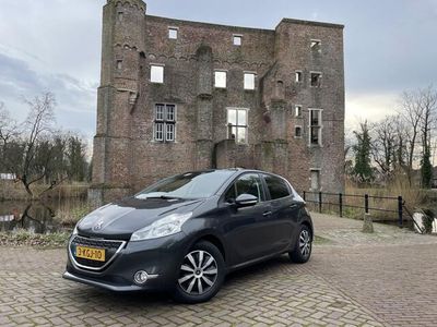 tweedehands Peugeot 208 APK 02-2025 1.2 VTi Envy Airco/ECC, NAVI, Cruise,