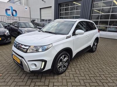 Wit (metallic) Occasion 2017 Suzuki Vitara SUV | € 14.950 (Eerlijke prijs)