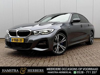 Grijs Occasion 2020 BMW 330 M Sport Sedan | € 29.495 (Eerlijke prijs)