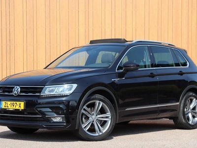 Zwart, metallic lak Occasion 2019 VW Tiguan Highline SUV | € 26.940 (Eerlijke prijs)