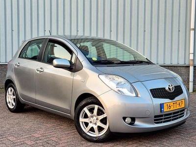Occasion Toyota Yaris Sol 87 PK (63 kW) 2007 Grijs Hatchback
