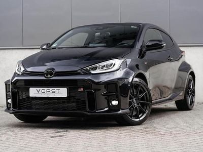 Zwart Occasion 2022 Toyota Yaris Hatchback | € 37.950 (Eerlijke prijs)