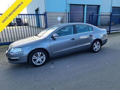 tweedehands VW Passat 2.0 16V FSI Highline *CLIMA*ELE.RAMEN*CV*16 INCH