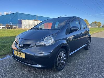 Grijs Occasion 2008 Toyota Aygo Hatchback | € 1.799 (Eerlijke prijs)