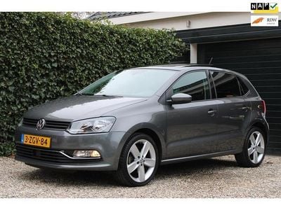 Grijs Occasion 2015 VW Polo Highline Hatchback | € 12.500 (Eerlijke prijs)