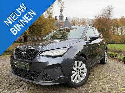 Grijs Gebruikt 2023 Seat Arona Style SUV | € 17.244 (Eerlijke prijs)
