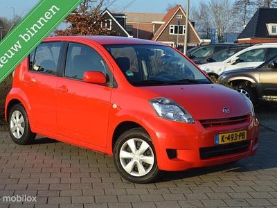 Rood Occasion 2012 Daihatsu Sirion Hatchback | € 2.950 (Eerlijke prijs)