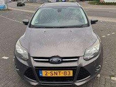 Bruin Gebruikt 2013 Ford Focus Stationwagen | € 3.800 (Eerlijke prijs)