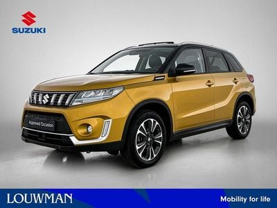 Goud (metallic) Gebruikt 2024 Suzuki Vitara Style SUV | € 26.950 (Eerlijke prijs)