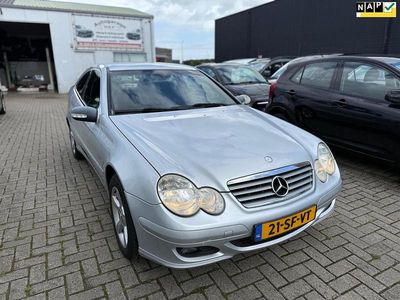 Grijs Occasion 2006 Mercedes C200 Coupé | € 2.800