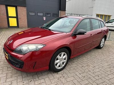 Rood (metallic) Gebruikt 2009 Renault Laguna III Dynamique Stationwagen | € 2.490 (Duur)