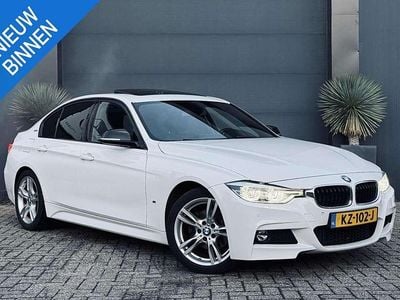 Wit Gebruikt 2016 BMW 330e Executive Sedan | € 21.950 (Eerlijke prijs)