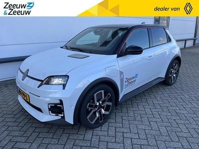 Wit Nieuw 2025 Renault R5 Iconic Hatchback | € 29.340 (Goede deal)