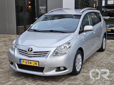 Grijs Gebruikt 2011 Toyota Verso MPV | € 12.949 (Iets duurder)