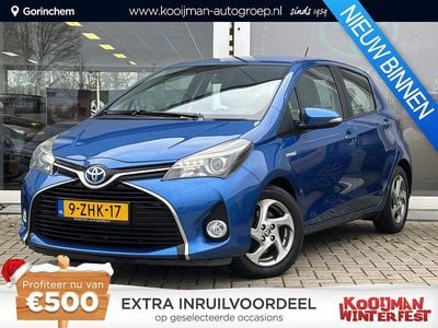 Blauw Gebruikt 2015 Toyota Yaris Hybrid Hatchback | € 13.450 (Eerlijke prijs)