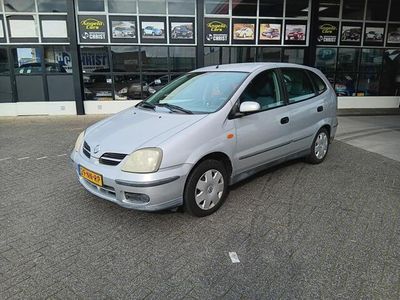 Nissan Almera Tino